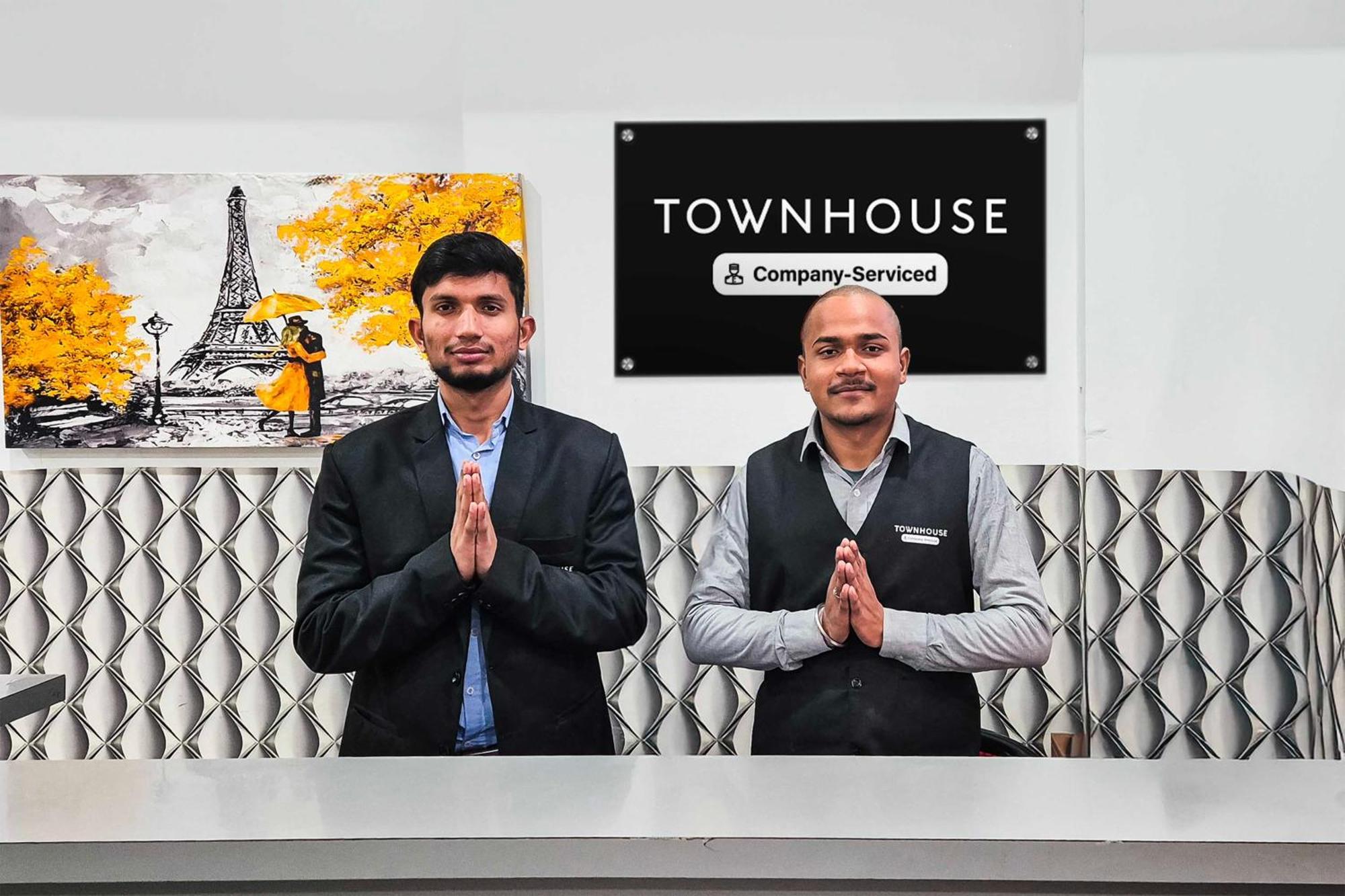 Super Townhouse Sector 69 Gurgaon Hotell Exteriör bild