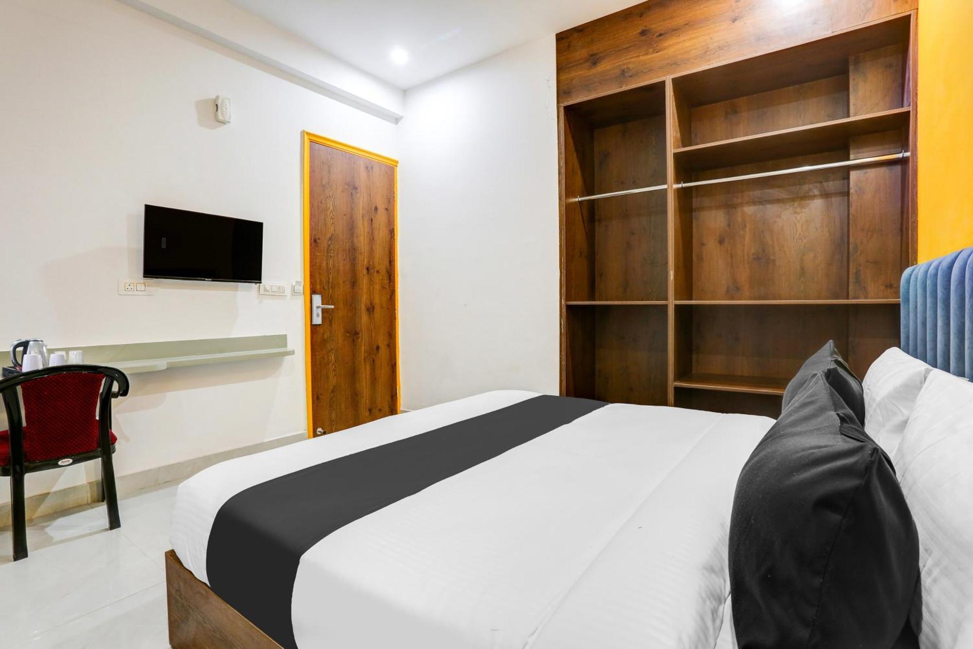 Super Townhouse Sector 69 Gurgaon Hotell Exteriör bild