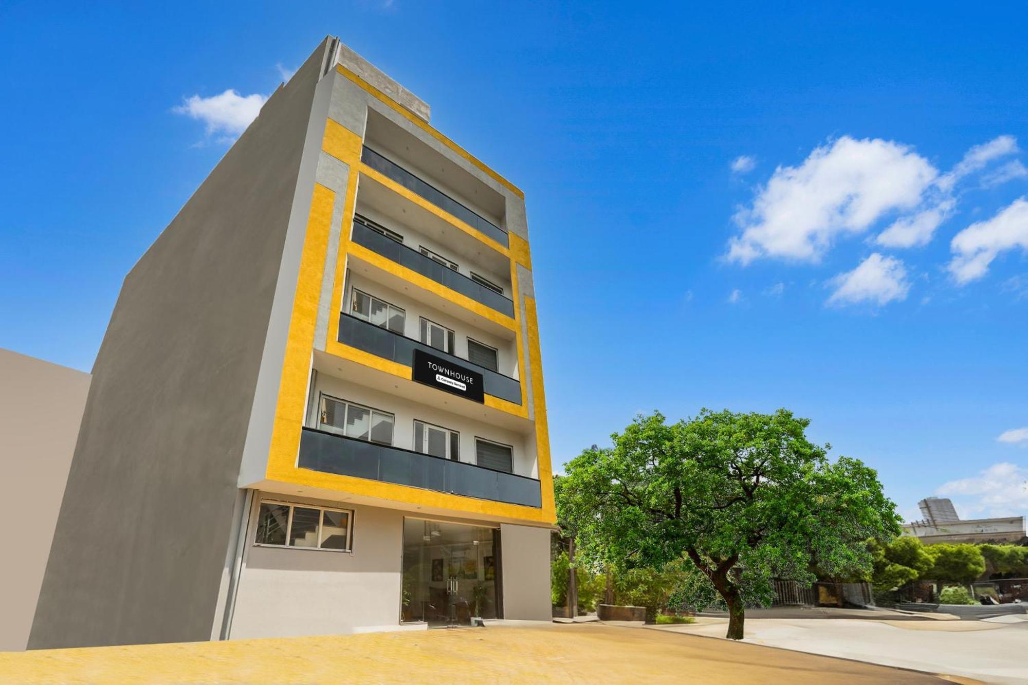 Super Townhouse Sector 69 Gurgaon Hotell Exteriör bild