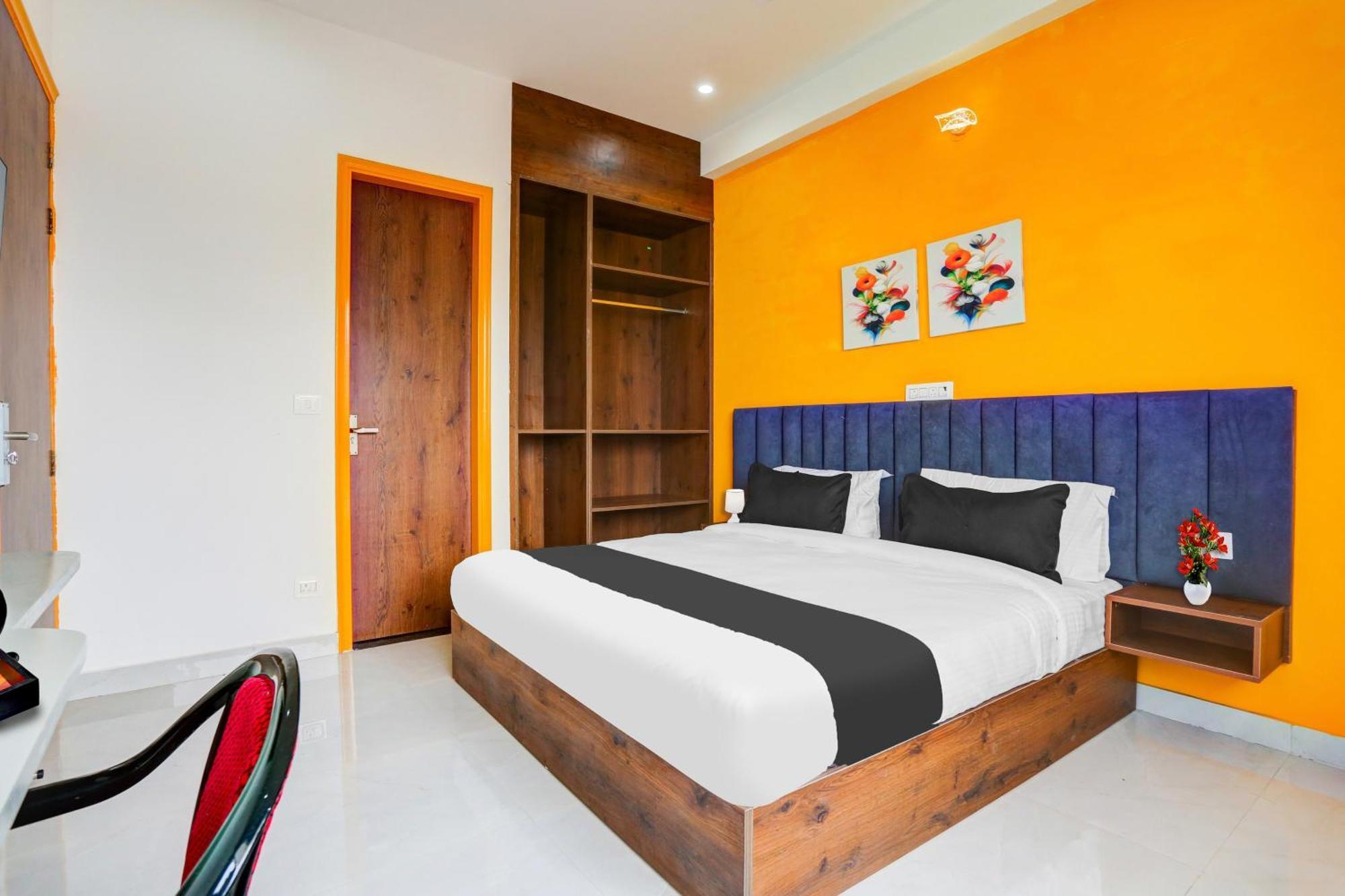 Super Townhouse Sector 69 Gurgaon Hotell Exteriör bild